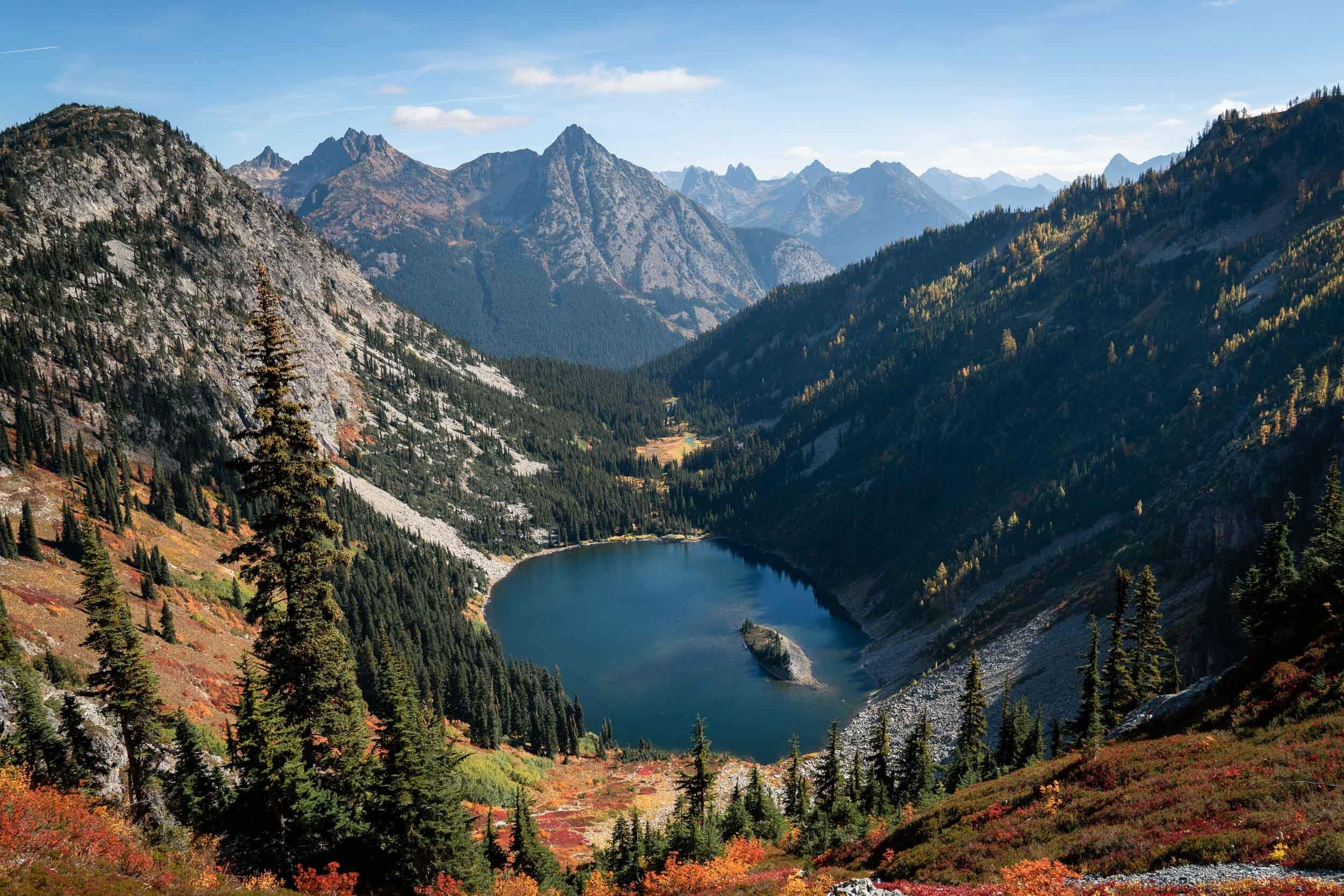 Maple Pass Loop is a classic Washington hike in The North Cascades. It’s particularly beautiful in the fall.