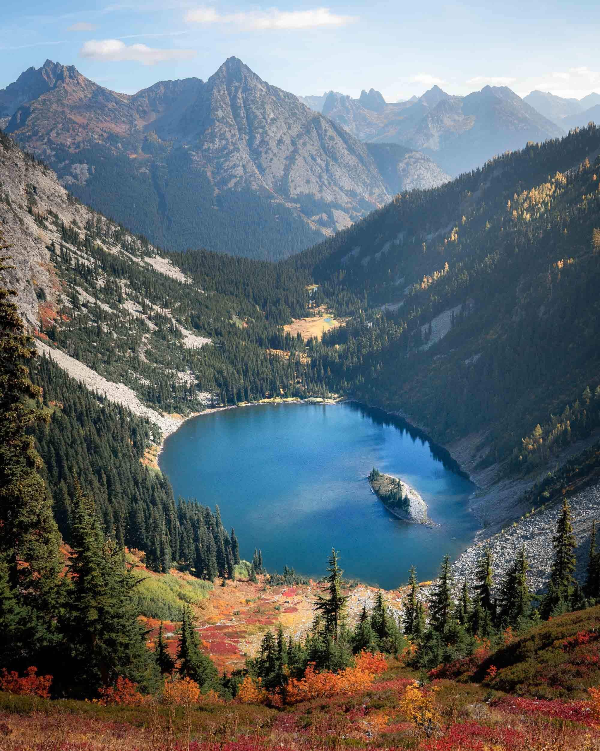 Maple Pass Loop is a classic Washington hike in The North Cascades. It’s particularly beautiful in the fall.