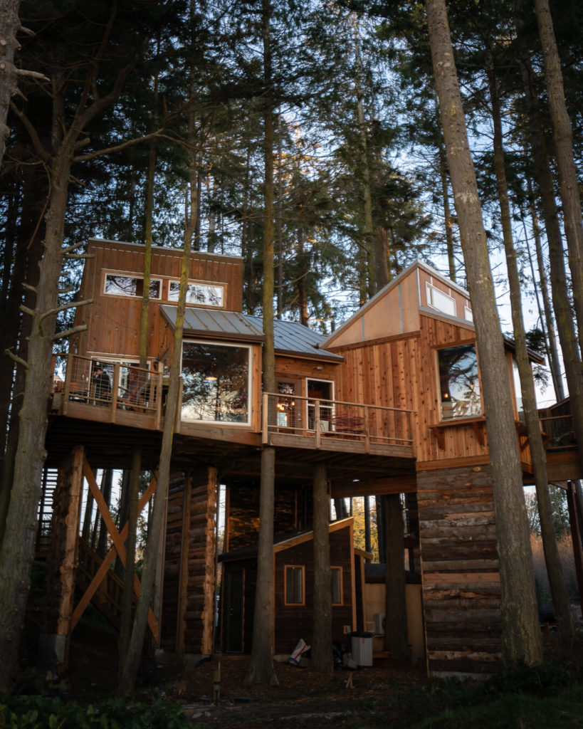 Eagle's Perch in Washington state, one of the best pacific northwest cabins to rent